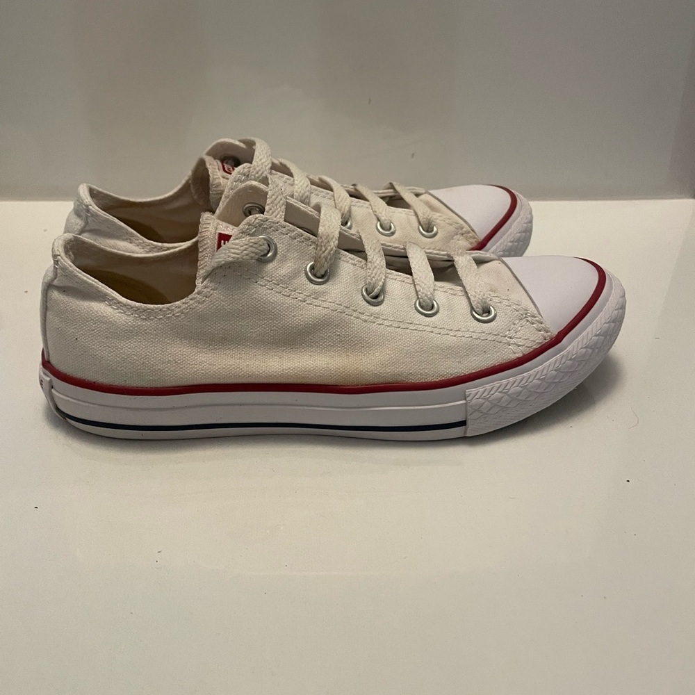 Converse White and Red Sneakers Classic Canvas Design size 3